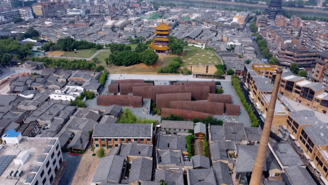 吕小龙555.png